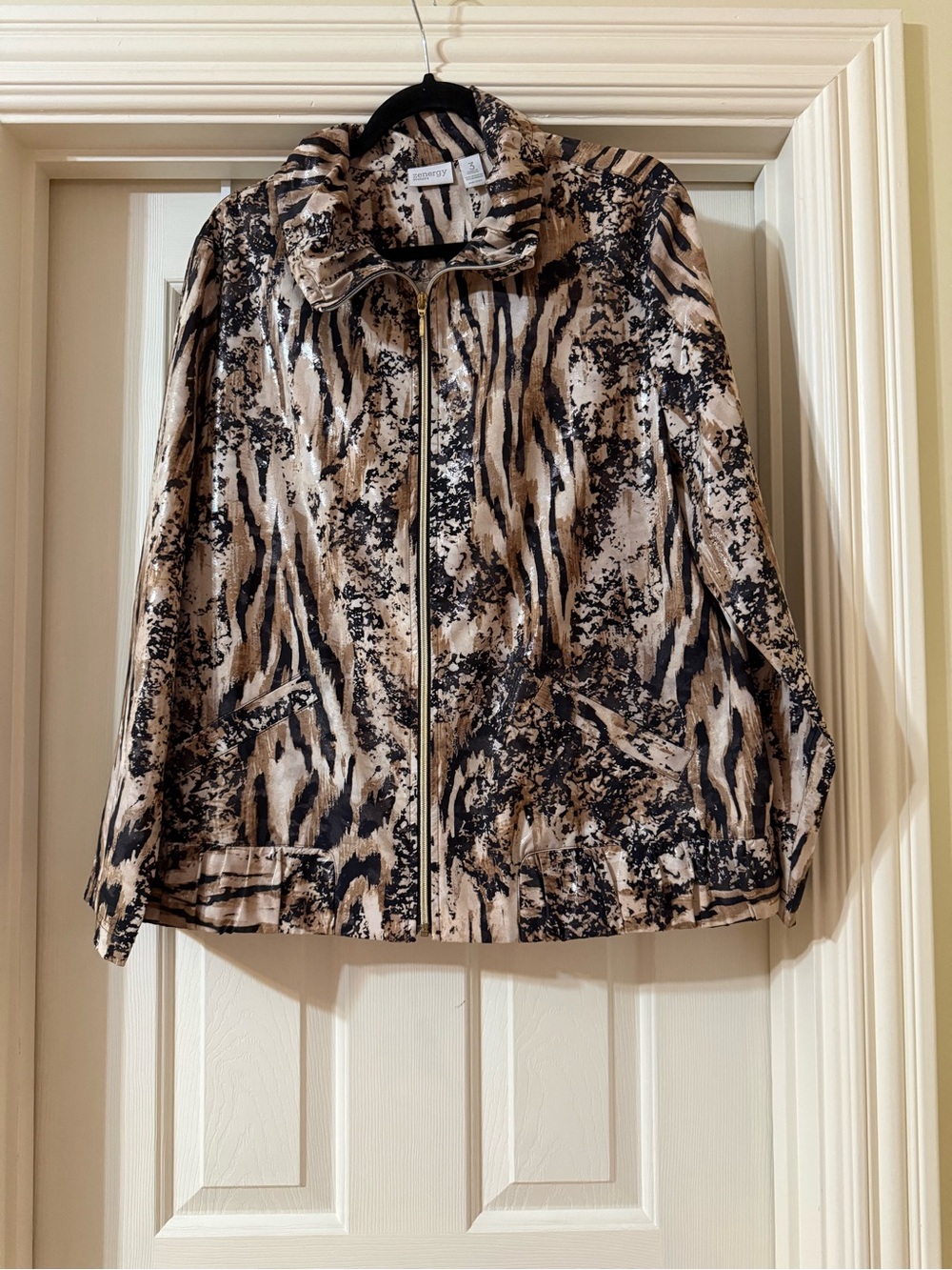 Zenergy by Chico’s Animal Print Lightweight Zip-front Jacket
